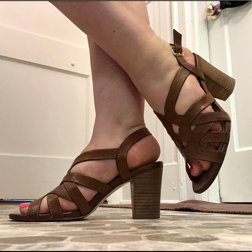 Strappy brown sandal slingbacks